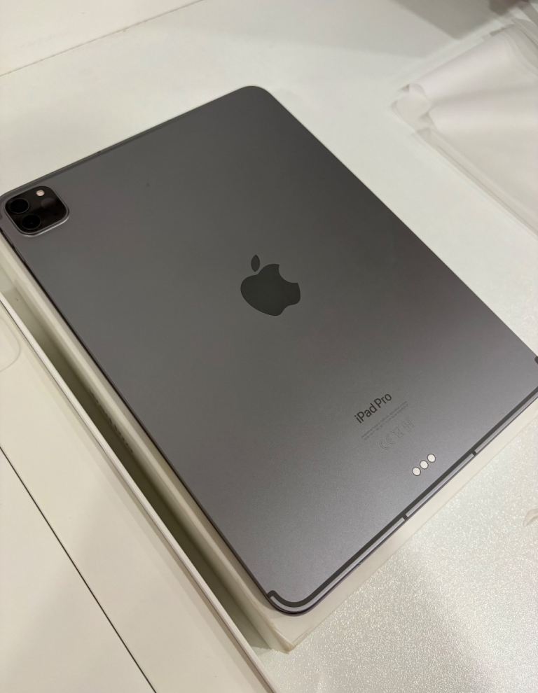 iPad Pro 11” + Apple Pencil – Perfect Christmas Gift 🎁 Quick Sale