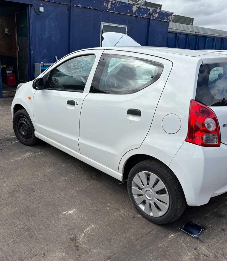 BREAKING SUZUKI ALTO WHITE COLOUR PARTS 