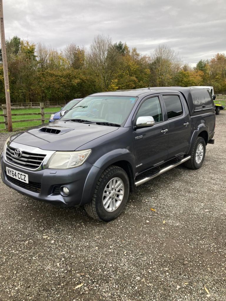 2014 64' Toyota Hilux INVINCIBLE 3.0 D-4D MANUAL DOUBLE CAB 4X4 PICK UP (NO VAT)