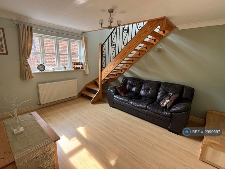 1 bedroom in Grenadier Close, Maidstone, ME15 (#2990597)