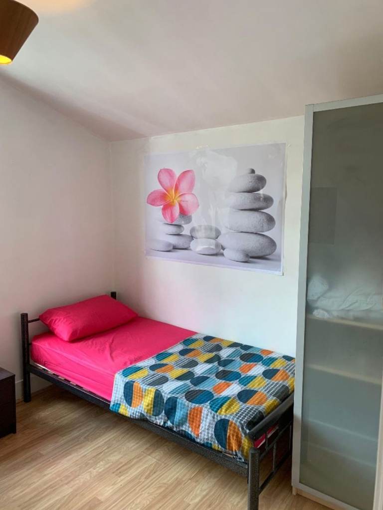 Single &double room for rent near station,bill included&WiFi 