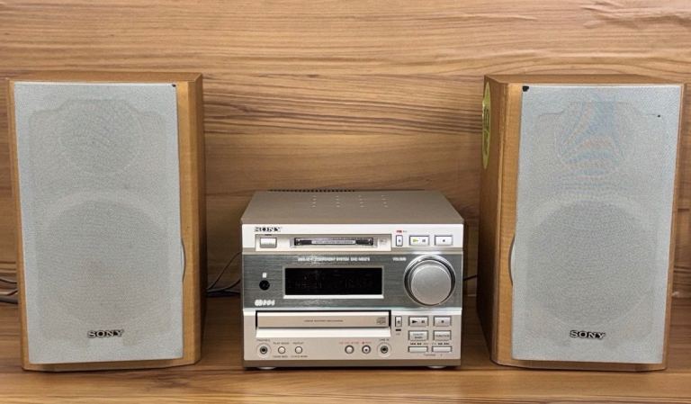Sony DHC-MD373 Vintage RDS Mini HiFi System Original Speakers MD CD FM/AM Radio Mini Disc
