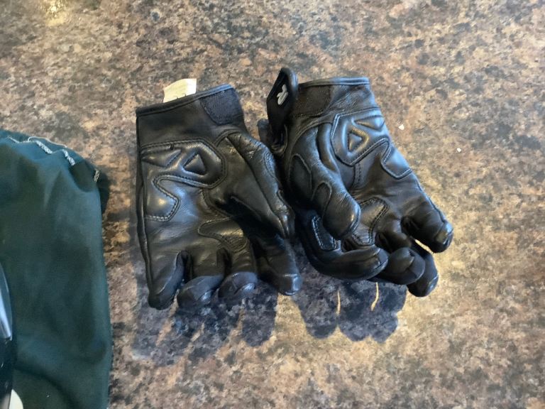 Small motorcycle gloves 