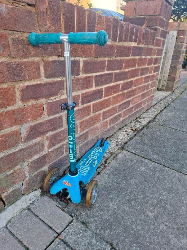 Free Micro kids scooter 2-5 years