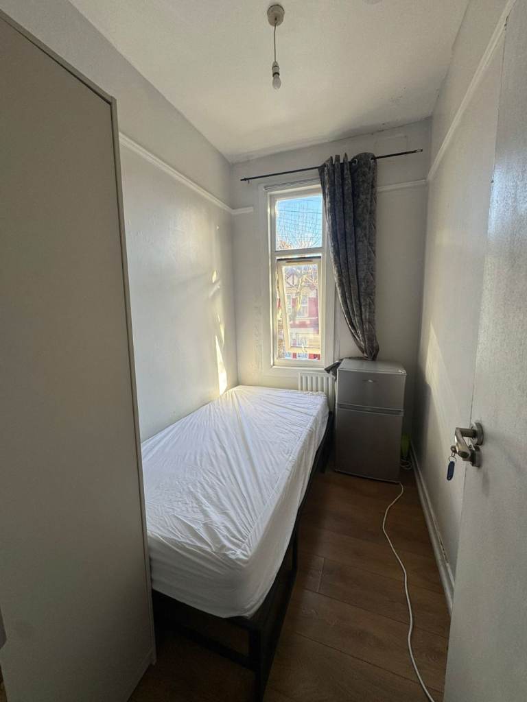 Your room in East Ham, Clement 127