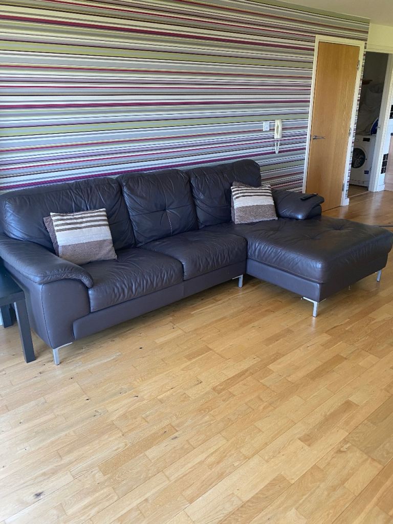 2 bedroom modern high rise apartment for rent in Manchester