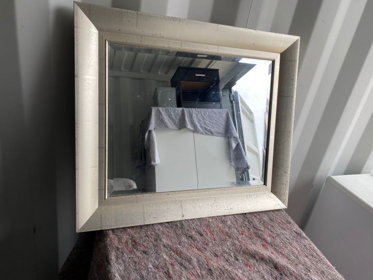 Decorative wall mirror 