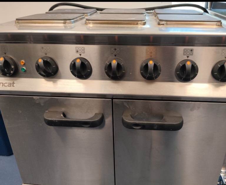Lincat Oven Range 0E8008 square hobs