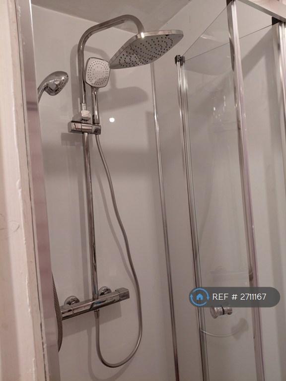 5 bedroom house in Broxtowe Street, Nottingham, NG5 (5 bed) (#2711167)