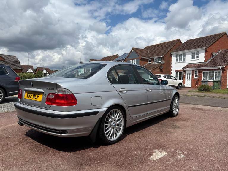 BMW 330sei. ONLY 47K MILES. MANUAL. RARE CLASSIC. 3 OWNERS!! 