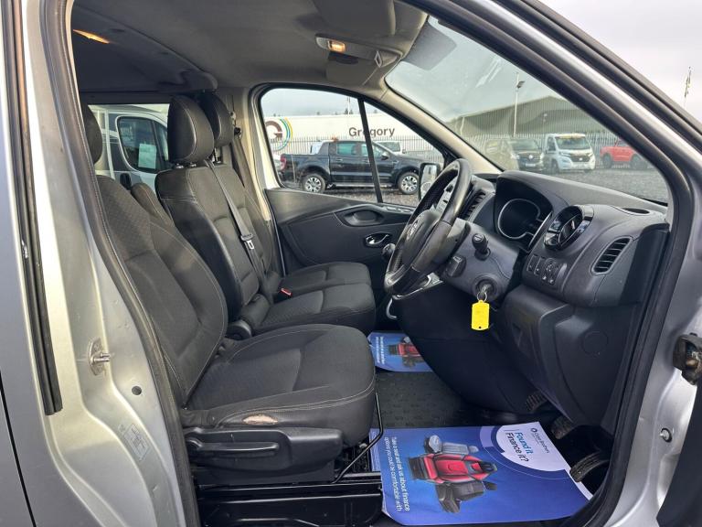 2017 Vauxhall Vivaro 1.6 CDTi 2900 BiTurbo ecoTEC Sportive Crew Van L2 H1 Euro 6 (s/s) 5dr (6 Se ...