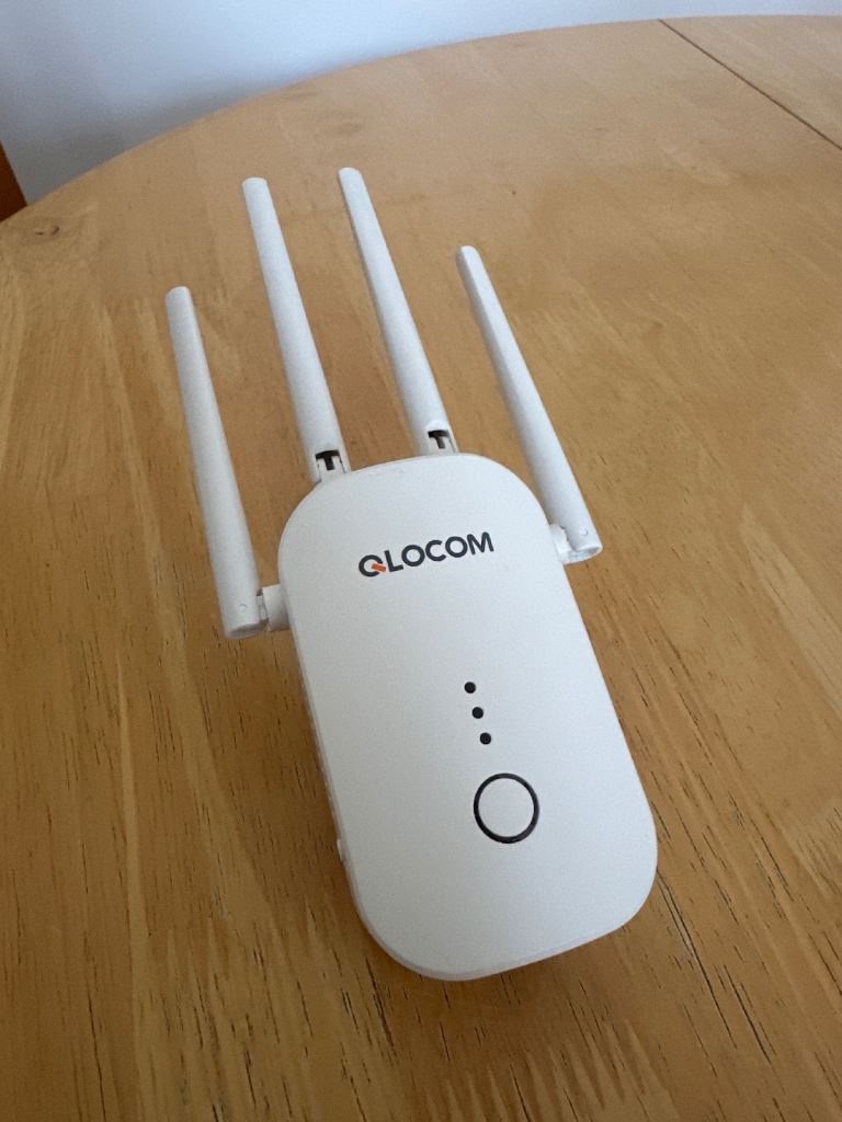 Qlocom WiFi Extender