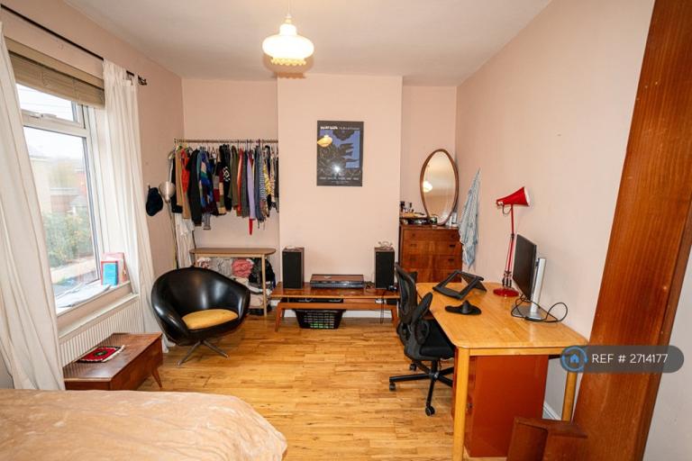 3 bedroom house in Pascal Street, Manchester, M19 (3 bed) (#2714177)