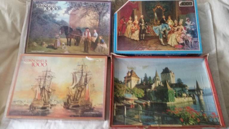 Job lot Vintage Waddingtons, jumbo etc. 3000, 1000, 500 etc jigsaw puzzle