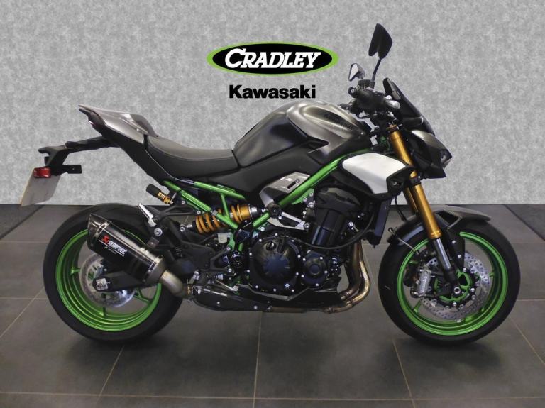 2026 Kawasaki Z900SE Performance Edition