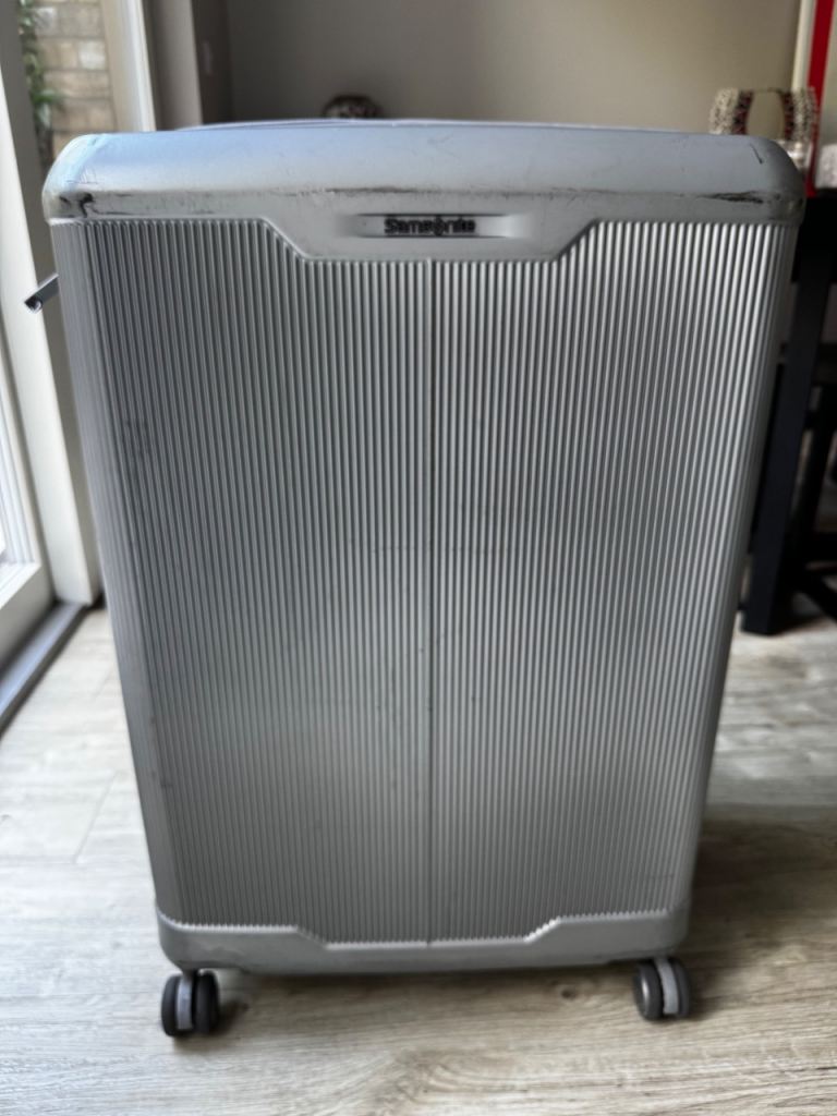 Samsonite Silhouette 18 Large Expandable Spinner