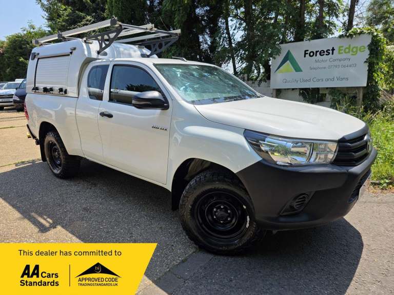 2019 Toyota Hilux 2.4 D-4D Active Pickup Extended Cab 4dr Diesel Manual 4WD Euro 6 (3.5t) (15 PIC...