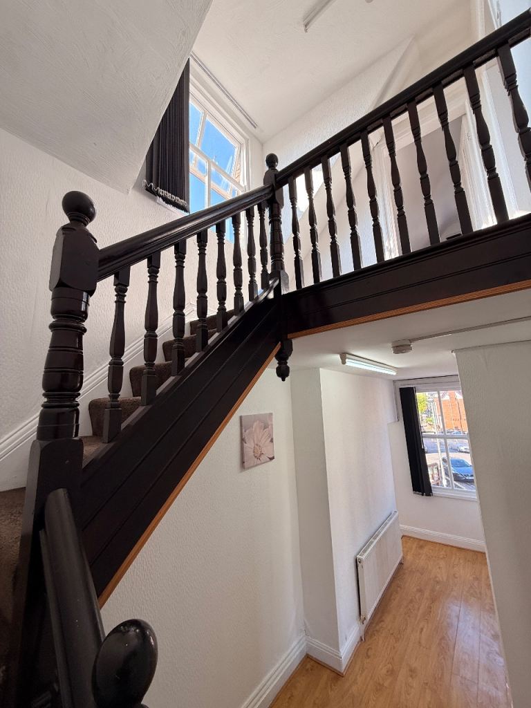 Spacious 3 Bed / 2 Bathroom Flat – Highfields LE2. Available now 