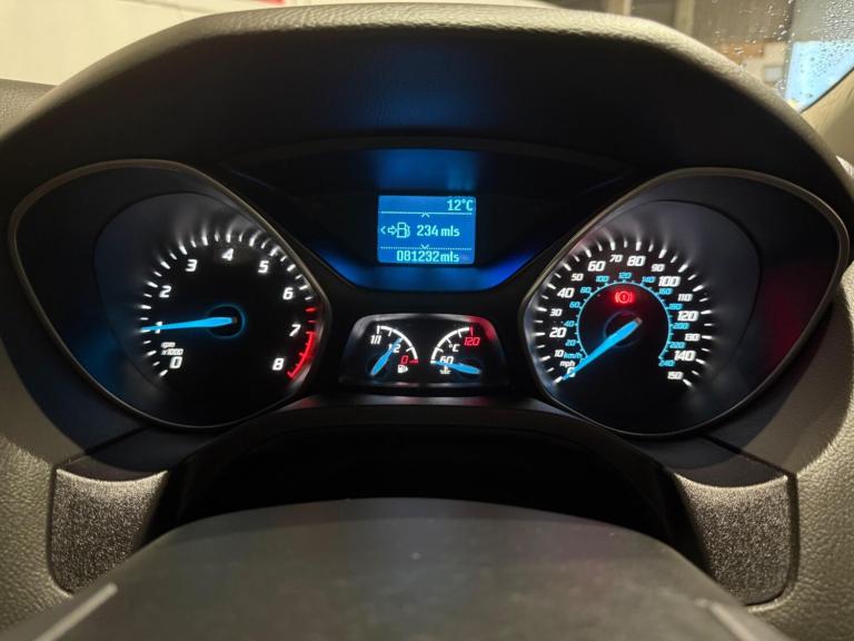 2011 Ford Focus 1.6 125 Zetec 5dr HATCHBACK PETROL Manual