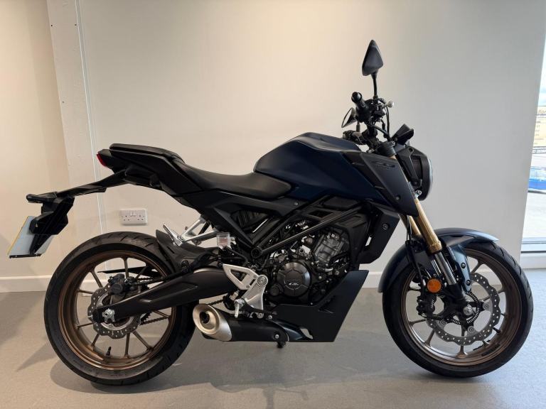 2024 HONDA CB125R, '24 Plate with 1977 miles