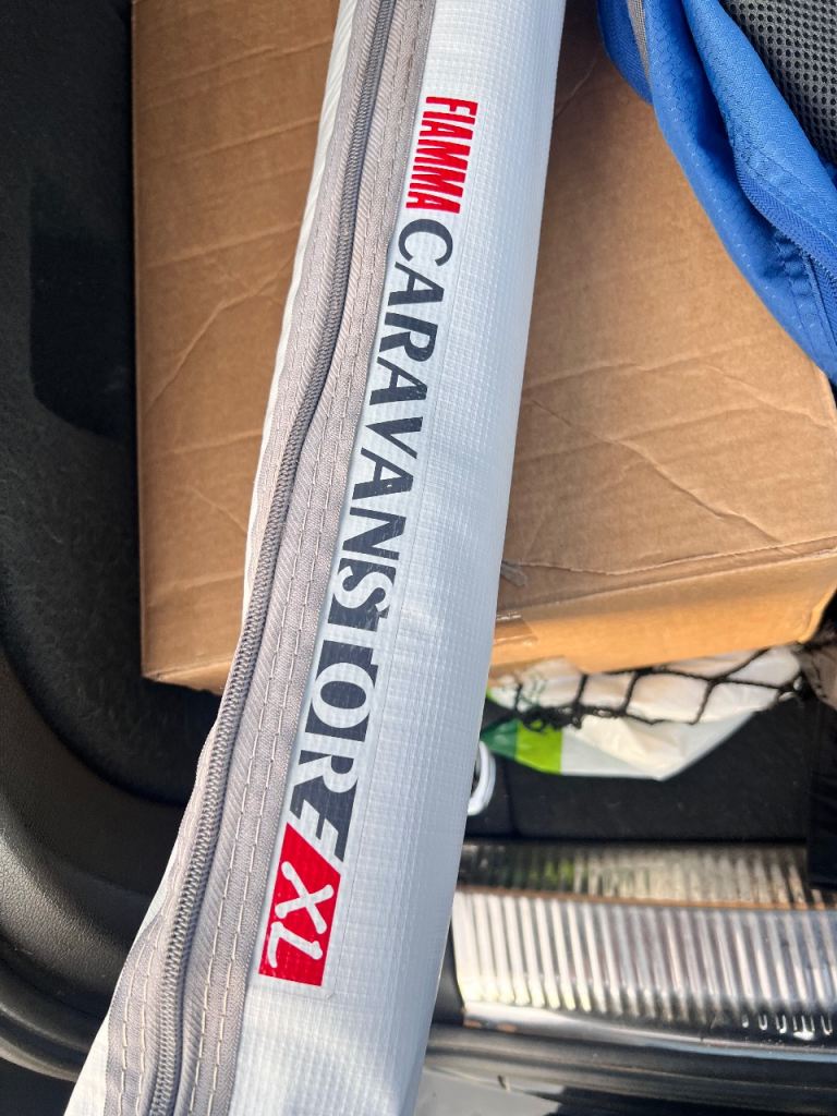Fiamma roll out awning , 280. As new, used 4 times 