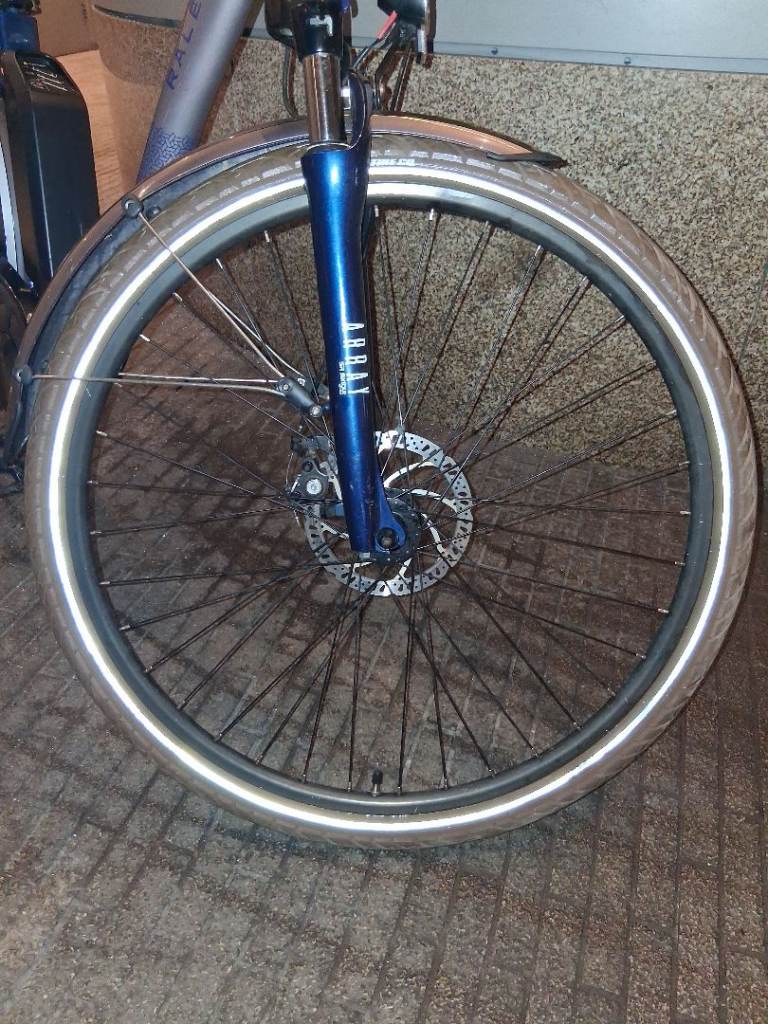 RALEIGH ARRAY STEP THROUGH ELECTRIC CITY BIKE 2023 HYBRID EXCELLENT CONDITION 