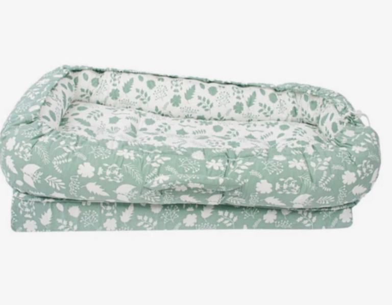Baby Co-Sleeper / Next-to-Me Reflux Bed – Green Leaf Pattern