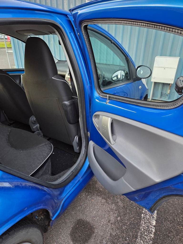 Peugeot, 107, Hatchback, 2011, Manual, 998 (cc), 5 doors