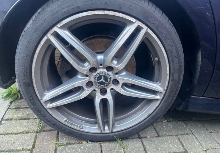 1x Genuine rear mercedes amg 19 inch alloy wheel 