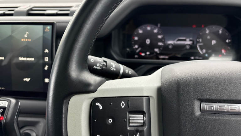 2022 Land Rover Defender 110 3.0 D300 MHEV X-Dynamic HSE SUV 5dr Diesel Auto 4WD Euro 6 (s/s) (30...