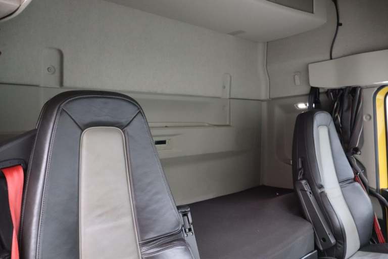 2019 (69 PLATE) Volvo FH460 6x2 Euro 6 Tractor Units