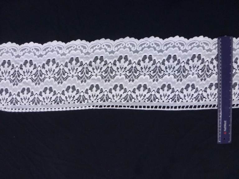 LACES TRIM VINTAGE SCALLOPED WHITE AND CREAM