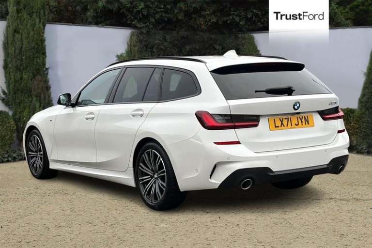 2021 BMW 3 Series 320i M Sport 5dr Step Auto ** Rear Parking Camera - Heated Seats ** Semi-Au Est...