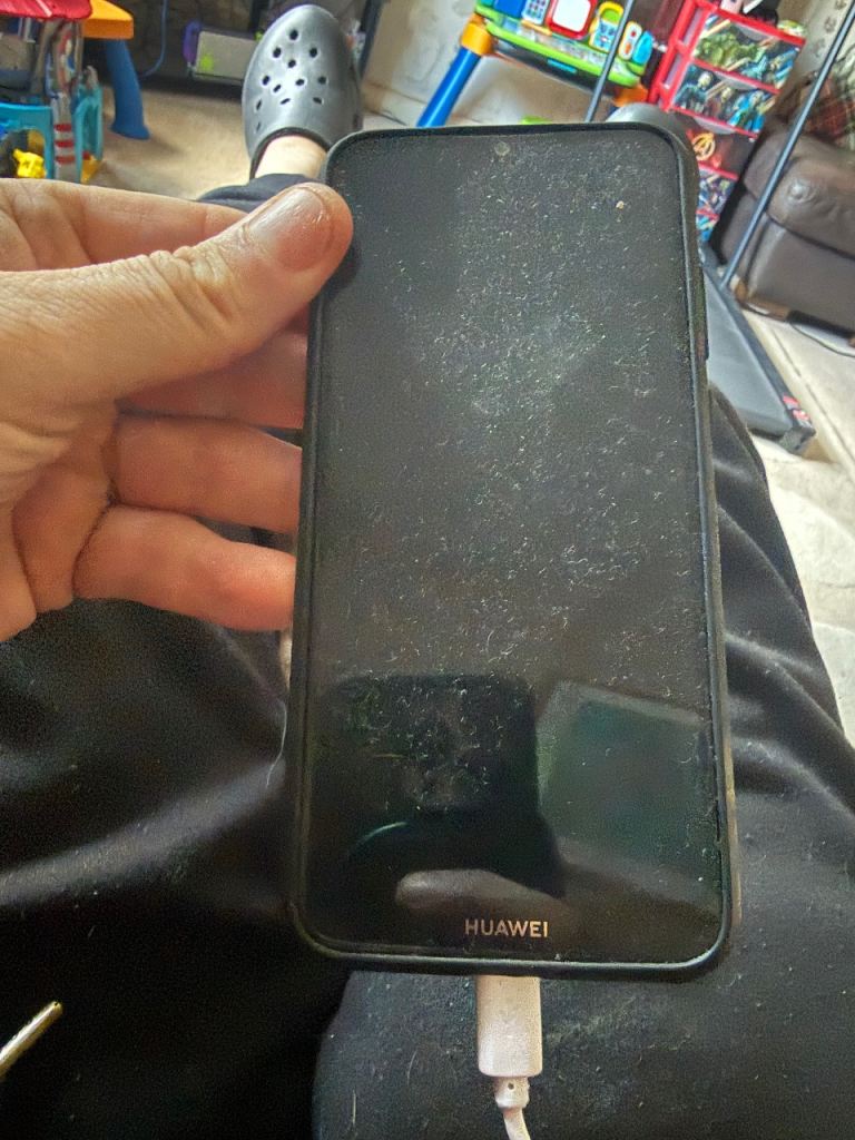 Huawei Smartphone in Black – Good Condition, with Case