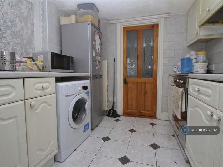 2 bedroom house in Priory Park Road, Wembley, HA0 (2 bed) (#1837202)