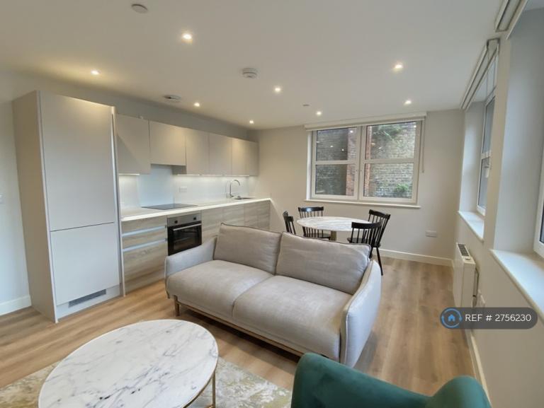 2 bedroom flat in Richmond House, Bournemouth, BH2 (2 bed) (#2756230)