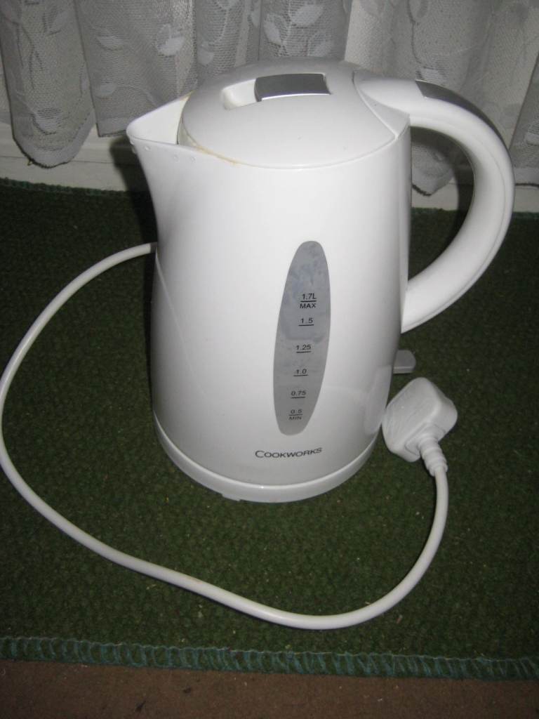 Cookworks 1.7 Litre White Plastic Automatic Electric Kettle for £8.00