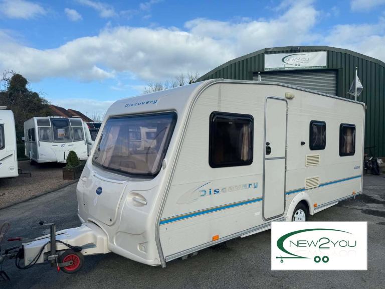 2004 Bailey Discovery 400 - 5 berth LIGHTWEIGHT Caravan - STOCL H059