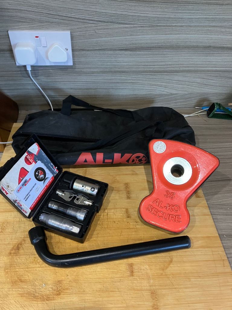 Al-Ko / Alko Secure No. 35 - Complete Caravan Wheel Lock Set 