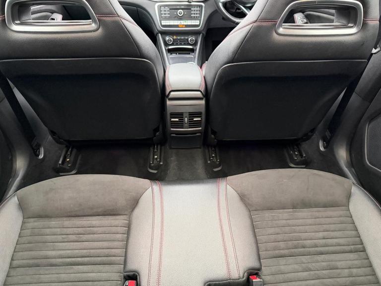 2017 Mercedes-Benz GLA GLA 220d 4Matic AMG Line Prem Plus 5dr Auto ESTATE DIESEL Automatic