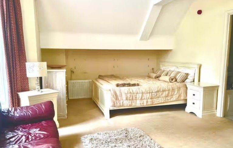 London escape plan: 🚀 Birmingham living, no deposit, no upfront costs, £10/week service charge. 🎉