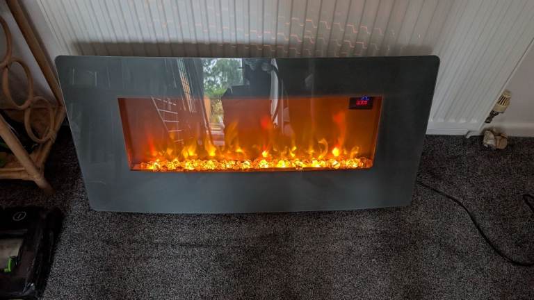 Free - Wall Mounted Electric Fire with Remote