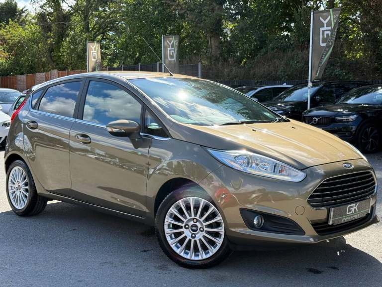 2014 Ford Fiesta TITANIUM AUTOMATIC -ONLY 14,528 MILES -1 LADY OWNER -10 SERVICES -CAMBELT Hatchb...