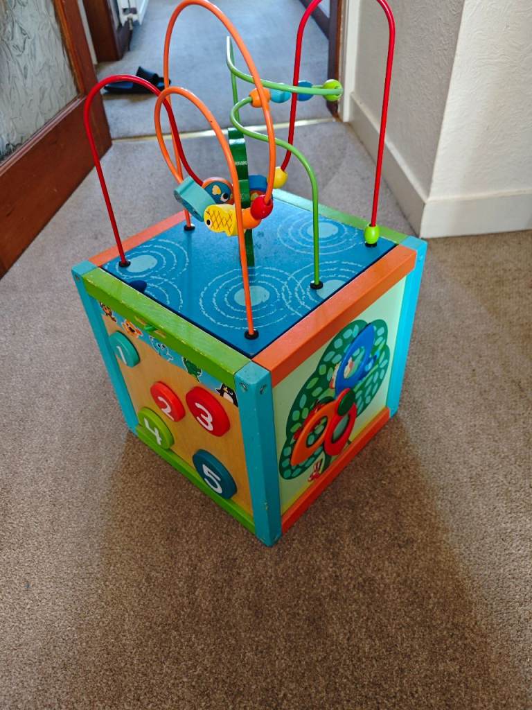 Cube baby toy