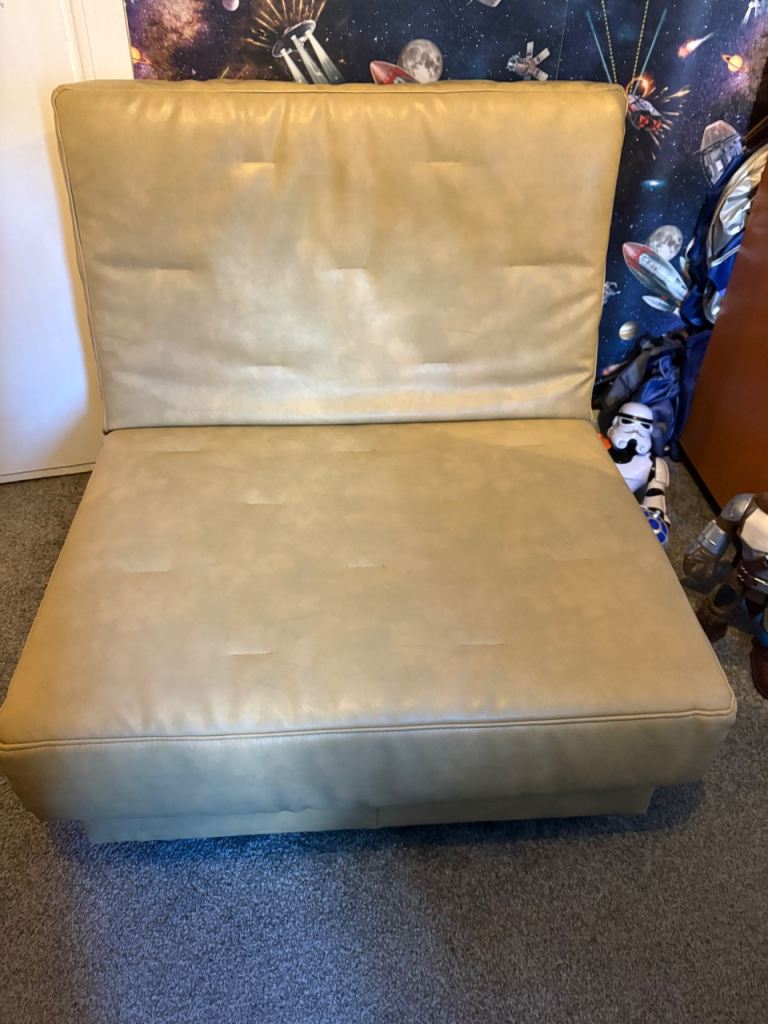 Single futon / folding bed