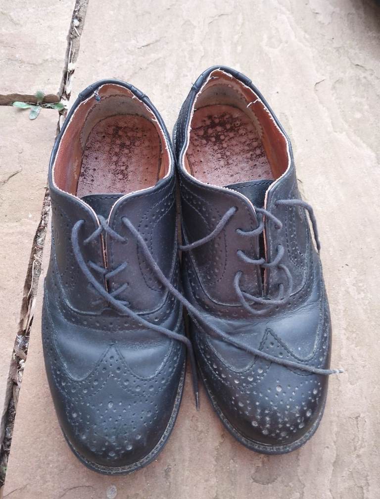 Black Brogue Style Shoes – Fair Condition, Size 6.5