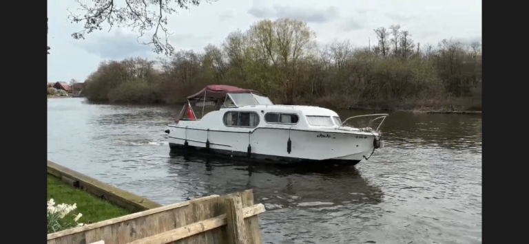 Freeman 26 River cruiser, Boat 