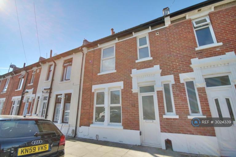 3 bedroom house in St Anns Road, Southsea, PO4 (3 bed) (#3024339)