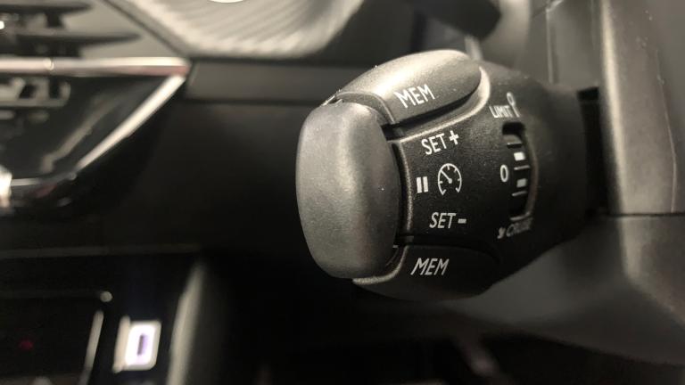 2025 Peugeot 208 1.2 Hybrid 100 Allure 5dr e-DSC6 HATCHBACK PETROL Automatic