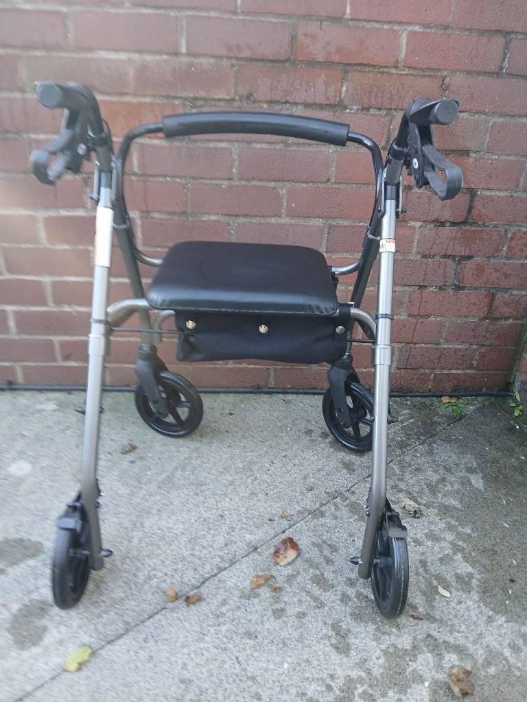 Days 100 Series Lightweight Rollator Walker LUNDIN LINKS FIFE